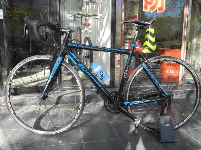 Цвет облегченной алюминиевой рамки велосипеда 700К голубой с вилкой верхушки формы